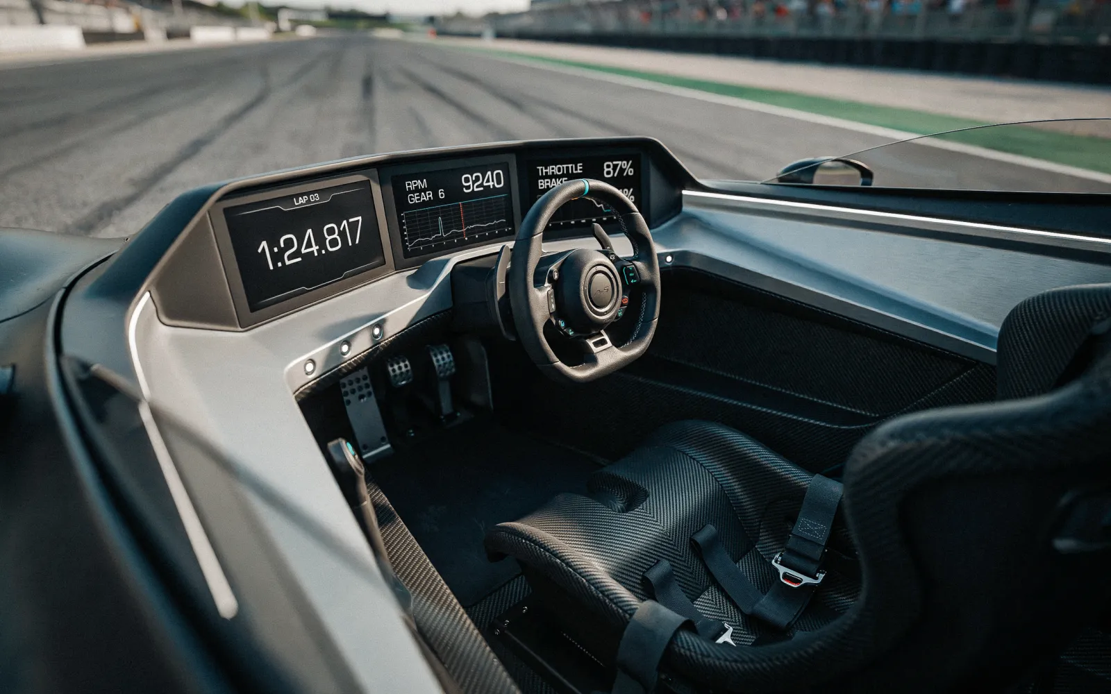 Dynisma Unveils Compact DMG-S Driver-in-the-Loop Simulator for Mid-Tier Motorsport Teams
